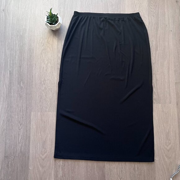 Jessica Plus Black Midi Skirt with Side-Slit & Elastic Waist - Picture 6 of 11